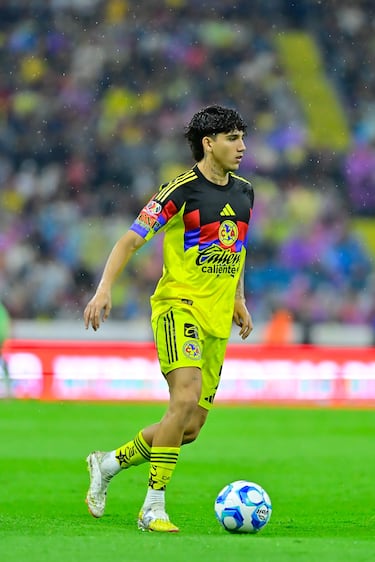 Kevin Álvarez se beneficia de las lesiones