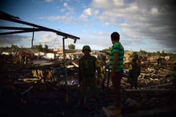 Soldados, bomberos, policías y voluntarios colaboran en la operación