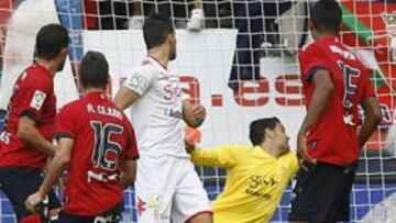 <b>LA SENTENCIA. </b>Un fuerte disparo de Cejudo en el minuto 29 batió a Juan Pablo y supuso el 2-0 para Osasuna.