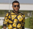 Alves, más rumores que ofertas