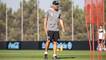 Eduardo Coudet durante un entrenamiento con el Celta.