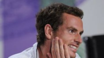 El escoc&eacute;s Andy Murray, en rueda de prensa tras ganar Wimbledon.