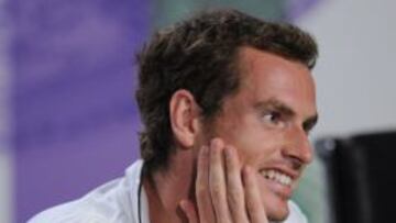 El escoc&eacute;s Andy Murray, en rueda de prensa tras ganar Wimbledon.