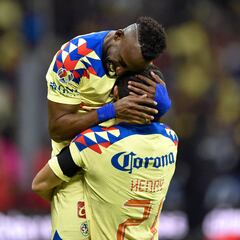 Julián Quiñones y Henry Martin anotaron más goles, en un año de Liga MX, que todo Cruz Azul