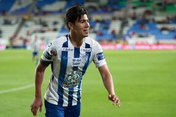 A sus 22 años es una de las piezas claves de Pachuca, en nueve juegos como titular registra cuatro goles en 825 minutos jugados. 