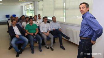 Becerra cumple un mes sin Del Pozo y con sólo una lista de bajas