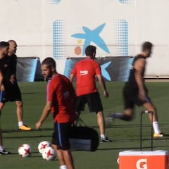 Atención al escándalo brutal de caño de Arda sobre Piqué