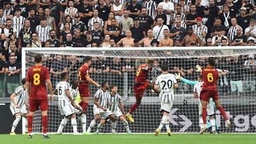 Soccer Football - Serie A - Juventus v AS Roma - Allianz Stadium, Turin, Italy - August 27, 2022 Roma's Tammy Abraham scores their first goal REUTERS/Massimo Pinca