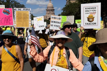 The best signs, banners and protest slogans at the No Kings rallies on Oct. 18