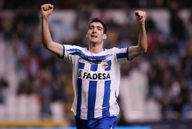 Defendió los colores del Depor entre 2005 y 2007, y la temporada 2013-14. Jugó 76 encuentros y anotó 9 goles. 