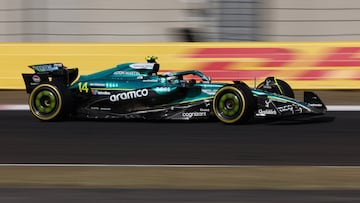 Fernando Alonso (Aston Martin AMR25). Shanghái, China. F1 2025.