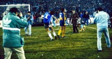 La semifinal ante Boca fue dura. En La Bombonera los argentinos ganaron 1-0, en la vuelta Colo Colo lo remontó por 3-1. También hubo polémica, pelea, y escándalo.