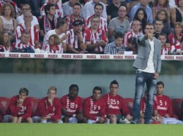 Garitano dando instrucciones desde el banquillo