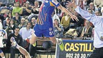 <b>SUPERIORES. </b>El Portland fue más solvente que el Ademar.