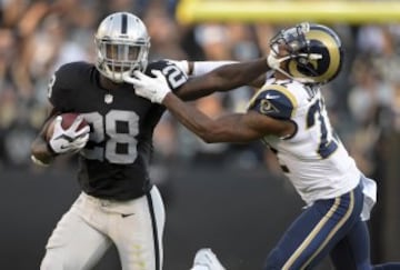 En el que puede ser el futuro derby de Los Angeles, los Raiders se impusieron a los Rams en un partido en el que se empezó a ver la conexión de Carr con el rookie Amari Cooper, con el que conectó tres veces en el drive de apertura del partido, que finalizó con un field goal. Los Rams también consiguieron un gol de campo en el primer drive con Nick Foles a los mandos, pero nada más.