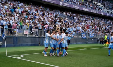 Festejando el gol.