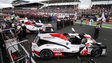 Los Toyota h&iacute;bridos 7 y 8 en la salida de las 24 Horas de Le Mans 2019