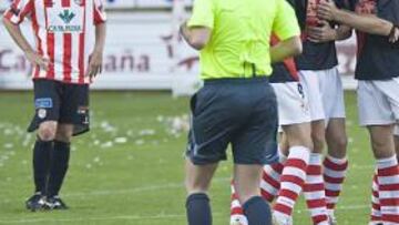 <b>ACUSADO DE ROBO.</b> El árbitro del Zamora-Rayo es el centro de la polémica tras el partido de ida.