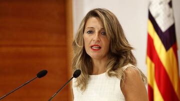 La ministra de Trabajo, Yolanda Díaz, ofrece declaraciones a los medios de comunicación tras la celebración de la Mesa de diálogo social