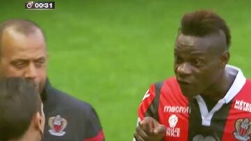 Balotelli, en la cara del árbitro tras ver la roja: "¡Sois mierda!"