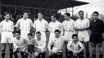 Formación del equipo del Real Valladolid que logró el primer ascenso a Primera División en 1948