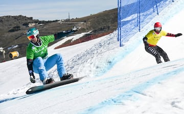 Lucas Eguibar, en primera posición durante una de las bajadas en Sierra Nevada. 