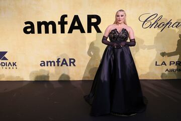 Hayley Hasselhoff posa para los fotógrafos a su llegada al evento benéfico de amfAR Cine Contra el SIDA en el Hotel du Cap-Eden-Roc.