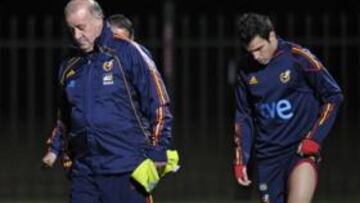 Cesc Fábregas entrena con el grupo renqueante