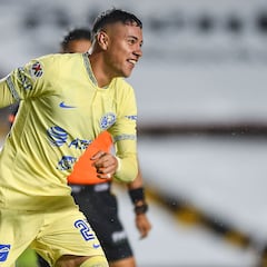 Emilio Lara convierte su primer gol con América