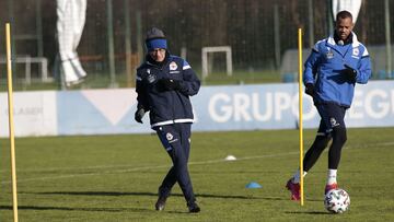 Fernando V&aacute;zquez trabaja en un rombo para el Deportivo