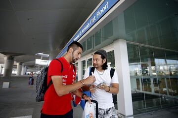 Rostros llenos de sonrisas. Así se veía la Selección al llegar al aeropuerto de Seul para el amistoso ante Corea del Sur este martes. Selfies y autógrafos.