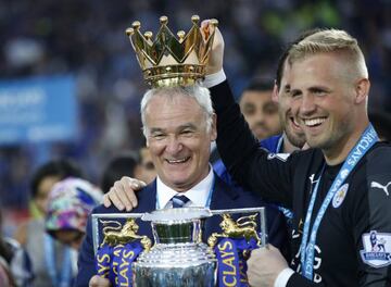 Claudio Ranieri se coronó rey de Leicester en la 2015-16.