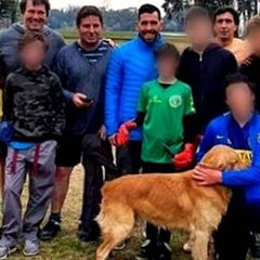 Acusan a Carlos Tevez de romper la cuarentena para jugar al fútbol con un concejal de Maipú