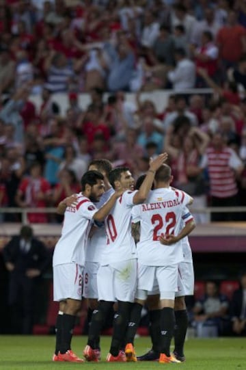 Fiorentina sufrió en su visita a Sevilla, en la Europa League.