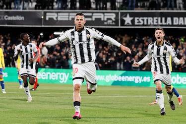 수에로가 페널티지역 안쪽에서 왼발슛을 날리며 3연승을 달리던 라스 팔마스를 무장해제시켰다. 파블로 에르난데스의 팀은 현재 불안합니다.