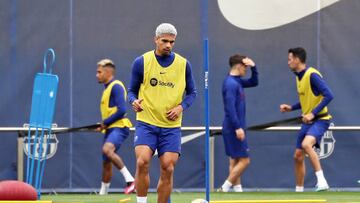Ronald Araujo during the training session held at the Ciutat Esportiva Tito Vilanova, prior to the league match against Real Madrid, in Barcelona, on 18th March 2023. (Photo by Joan Valls/Urbanandsport /NurPhoto via Getty Images)