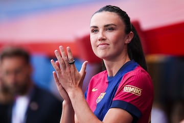 Tras estar cerca de salir del Barça rumbo al Olympique de Lyon el pasado mercado de invierno, la polivalente jugadora noruega, que se desenvuelve tanto como de pivote como de central, sigue sin renovar su contrato. Tiene 27 años, buen cartel y grandes opciones para su futuro.