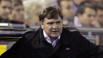 <b>CONCENTRADO. </b>Camacho está volcado en el partido ante el Madrid.