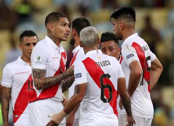 1-1. Paolo Guerrero celebr¨® el gol del empate.