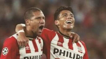 PSV da gol a Héctor Moreno, árbitro lo marca como autogol