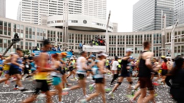 Tokyo (Japan), 01/03/2025.- Runners start the Tokyo Marathon 2025 at the Tokyo Metropolitan Government building in Tokyo, Japan, 02 March 2025. (Maratón, Japón, Tokio) EFE/EPA/RODRIGO REYES MARIN / POOL