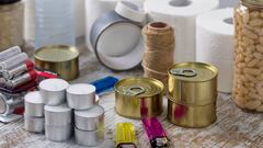 Esto es todo lo que lleva el kit de emergencia que recomienda la Unión Europea en caso de guerra