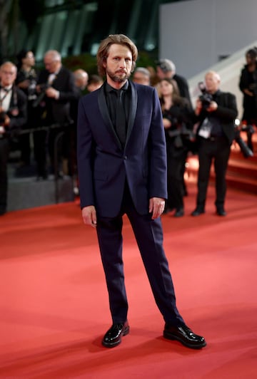 Anders Danielsen Lie en la alfombra roja de 'Sentimental Value'.