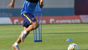 Pedro, en un entrenamiento con el Barcelona.