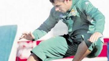 <b>MOMENTO DELICADO. </b>Esta imagen de Joaquín simboliza la mala racha de ambos clubes