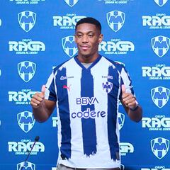 Anthony Martial complica a Domènec Torrent