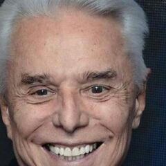 Enrique Guzmán se defiende en programa de espectáculos tras acusaciones de abuso