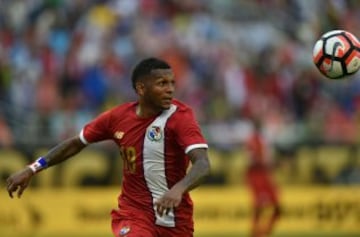 Alberto Quintero de Panamá espera recibir el balón