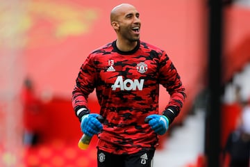 El portero inglés es, hasta el momento, el primero de los jugadores más veteranos de las cinco grandes ligas que ha decidido colgar los guantes a sus 39 años. Lee Grant llegó al Manchester United en 2018 y, durante las cuatro temporadas que ha permanecido en Old Trafford, apenas suma dos partidos con el primer equipo de los Red Devils. Su último partido oficial fue en la fase de grupos de la Europa League 2019/2020 ante el Astana.