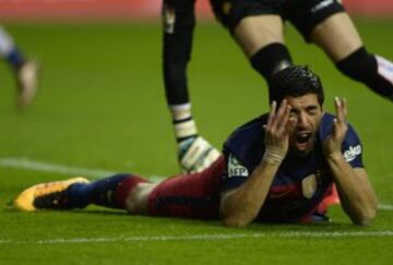 Luis Suárez se lamenta de una ocasión fallida